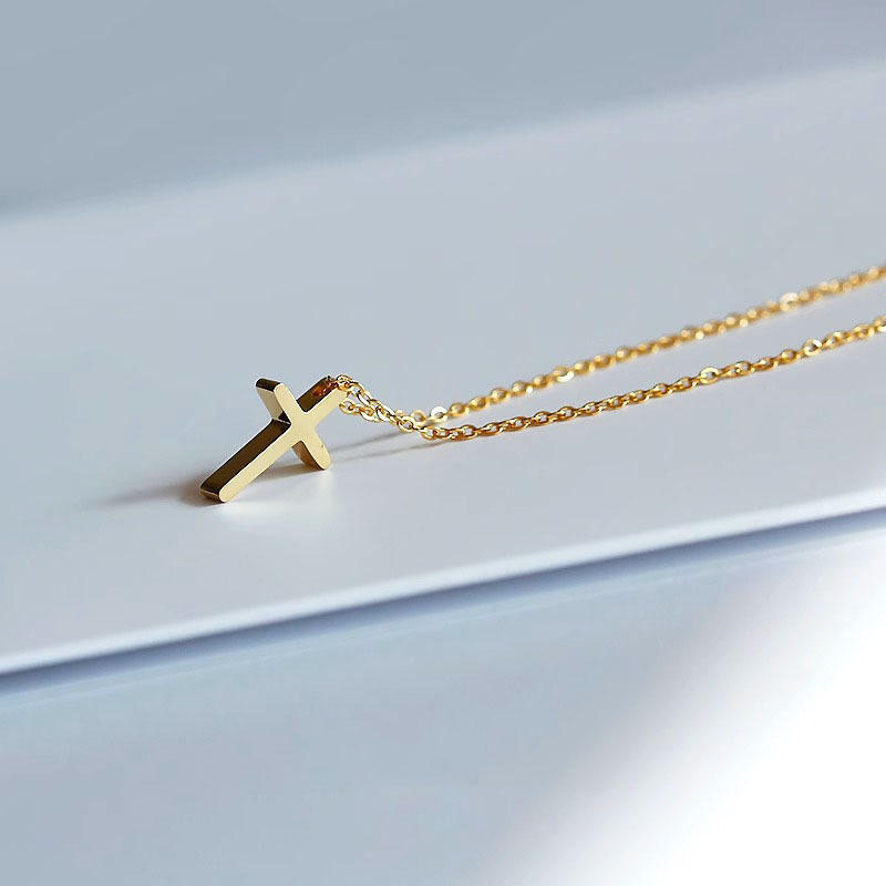 Wen Jian Cross Necklace New 18k Gold Pendant Clavicle Chain Women's High-grade Necklace Titanium Steel Color-free Decoration