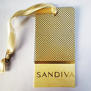 Dongguan Printed Clothing Hang Tags Pvc Hang Tags Special Embossed Paper Hang Tags Anti-Counterfeiting Logo Hot Stamping Labels