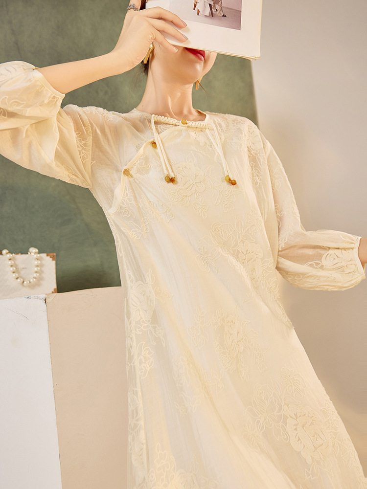Đầm suông nữ dài tay cổ tròn họa tiết hoa vải Tencel