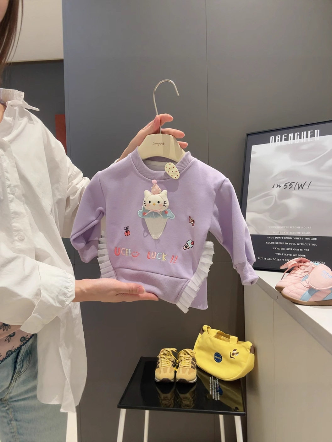 Baby Sweatshirt with 3D Embroidered Cat & Lace Trim, New Spring & Autumn Girls' Outfit, Stylish Sweet Top for Girls