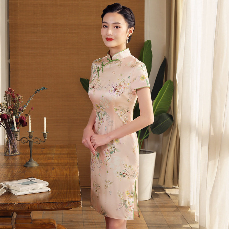 Cheongsam wholesale 2022 summer slim slim age-reducing Tang suit stand collar mulberry silk Chinese cheongsam skirt 3614