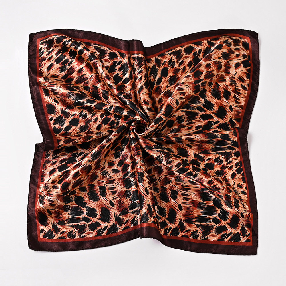 Cross-Border 50cm Satin Cashew Flower Square Scarf for Women Spring and Summer European and American Street Hip-Hop Decorative Silk Scarf Printed Neck Scarf