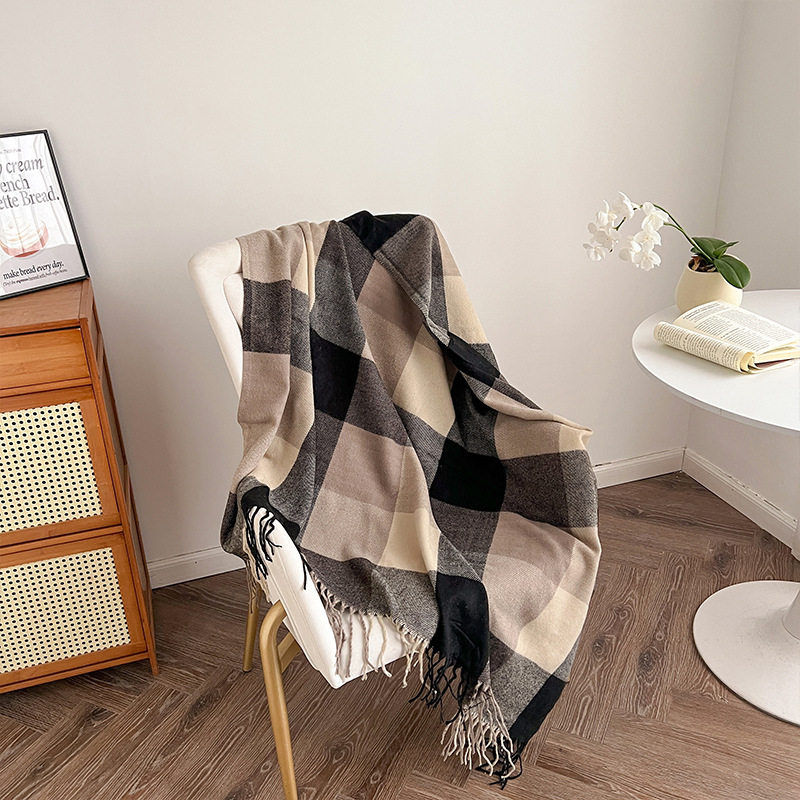 2025 British style plaid blanket autumn and winter atmosphere tassel simple bed end blanket bed sofa towel wholesale