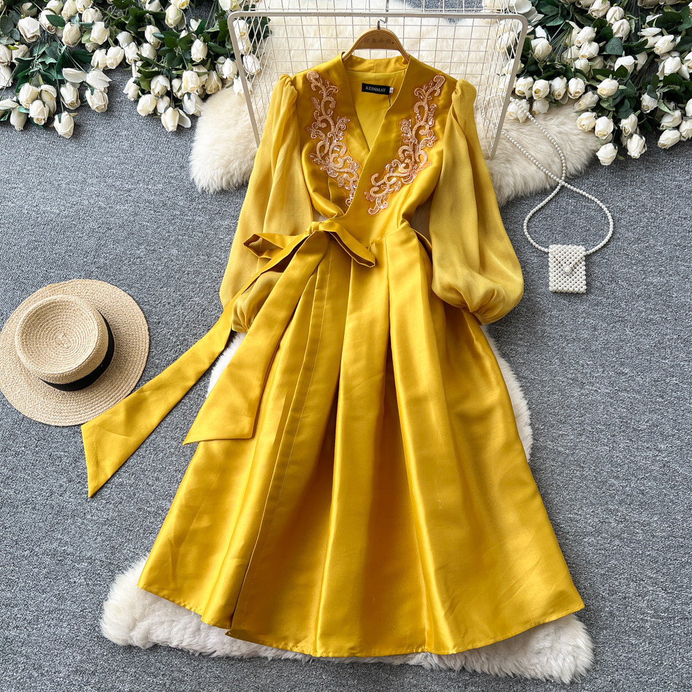 Elegant V Neck Embroidered Dress Lightweight Fabric Long Sleeves Waist Tie A Line Silhouette Summer Occasion