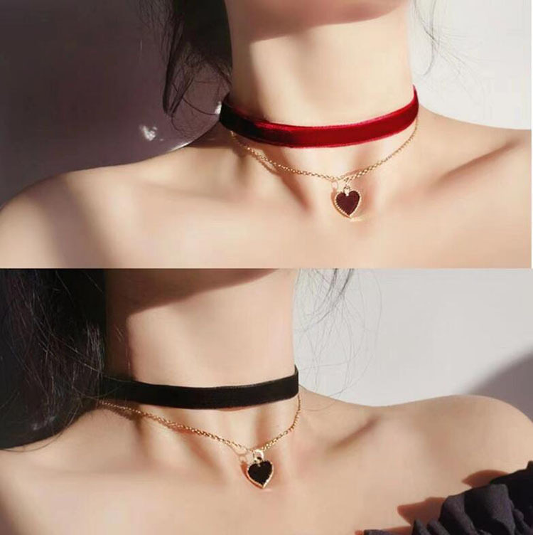 Double-Layer Necklace Clavicle Chain Choker Collar Female Red Peach Heart Pendant Retro Velvet High-End Niche Neckband