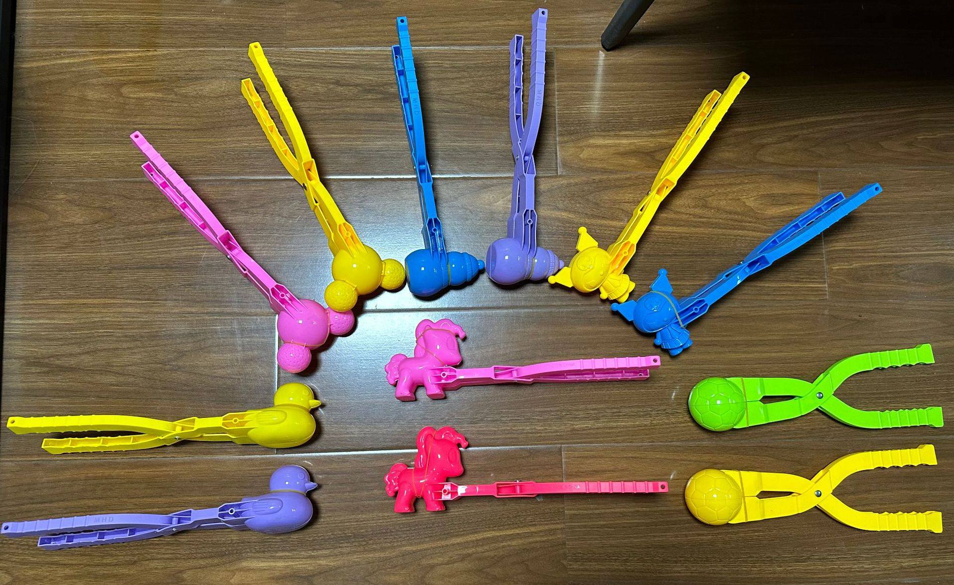 儿童玩雪玩具 夹雪器神器雪球夹 勺打雪仗工具沙球夹子沙滩玩具