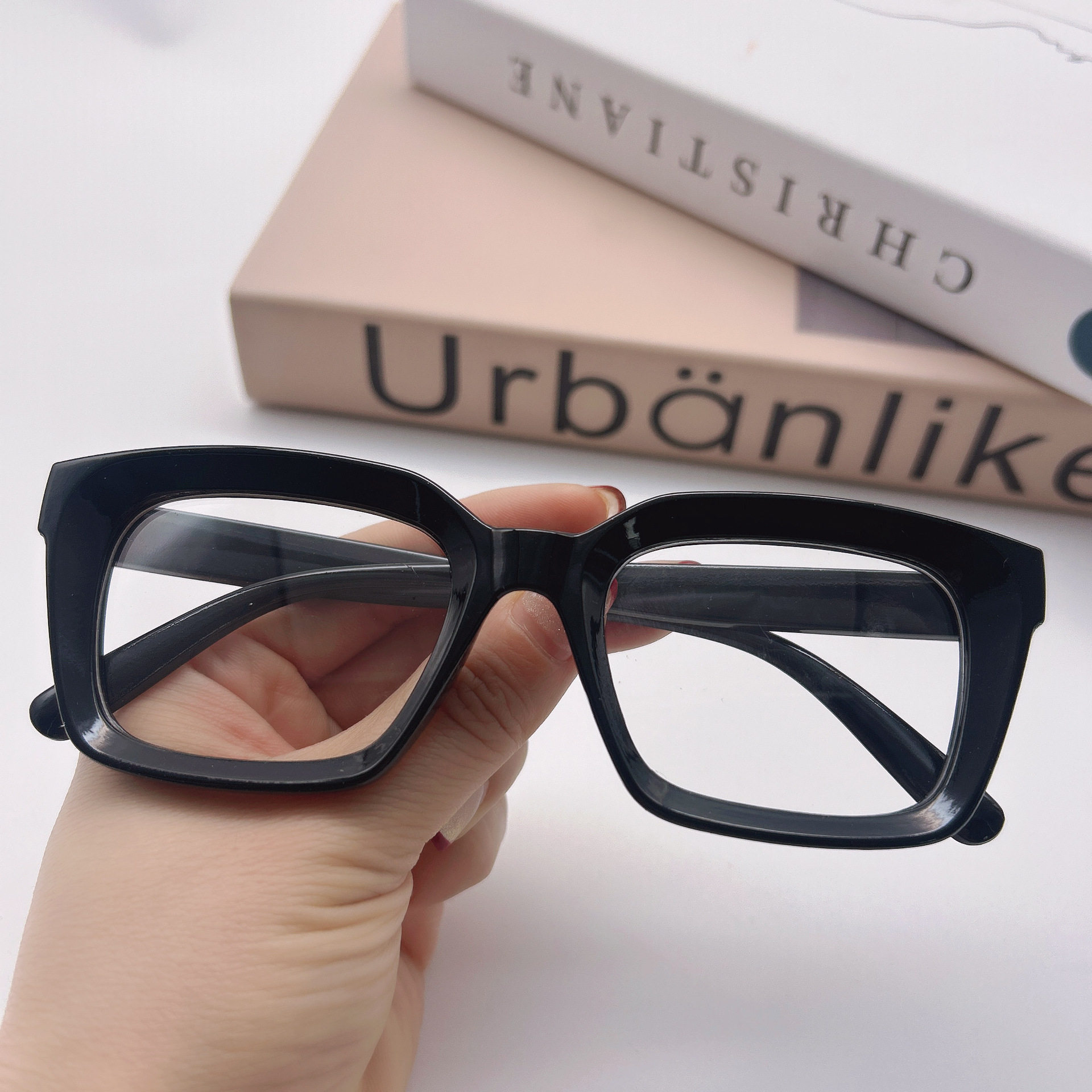 2025 New Crow Heart Flat Glasses for Women Without Makeup Square Frame Glasses Personalized Ultra-Light Transparent Gm Glasses Frame