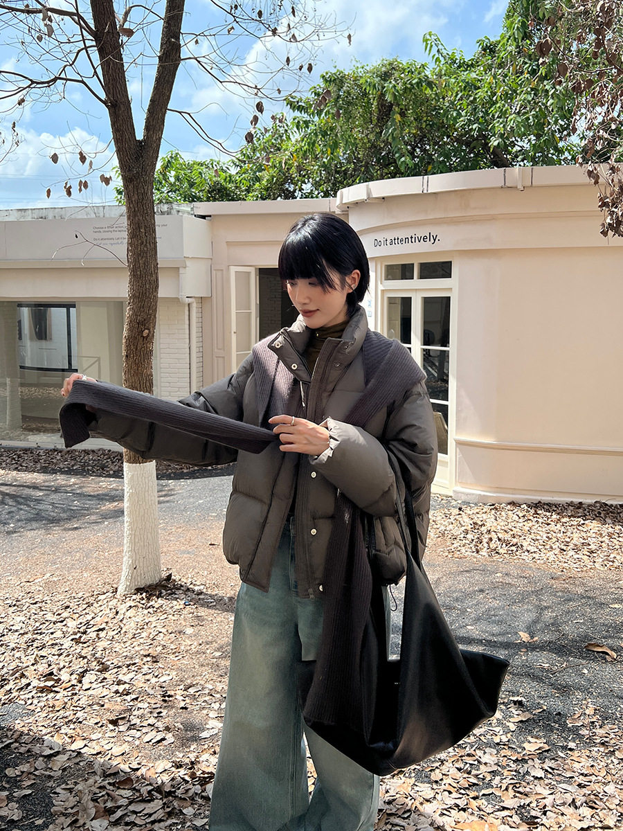 Mmc Puff down Jacket Women's Winter 2025 New 90 White Duck down Korean Style Short Bread Jacket with Shawl Scarf