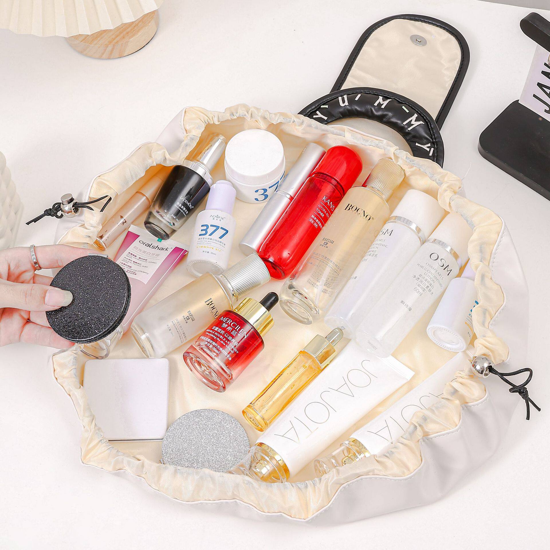 Lazy Cosmetic Bag for Women, Portable, Large-Capacity, High-Looking Travel Drawstring Drawstring Skin Care and Toiletries Cosmetics Bag