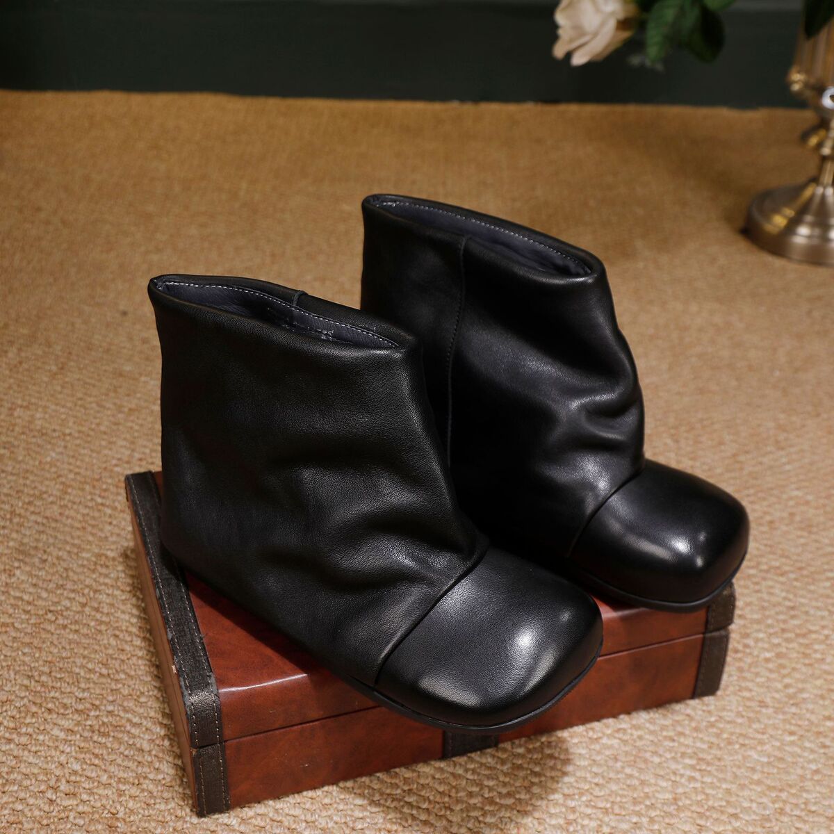 Boot nữ cổ ngắn da bò thật đế bằng mũi tròn phong cách cổ điển — màu đen, Màu nâu