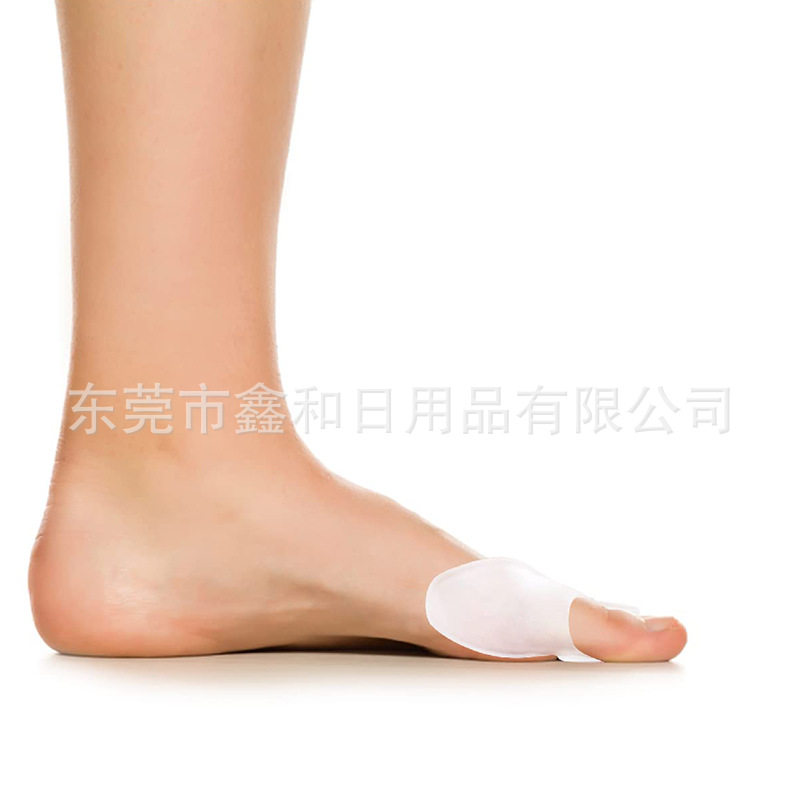 Toe valgus straightener toe set day and night available wearable shoes men and women separator silicone straightening set Wholesale