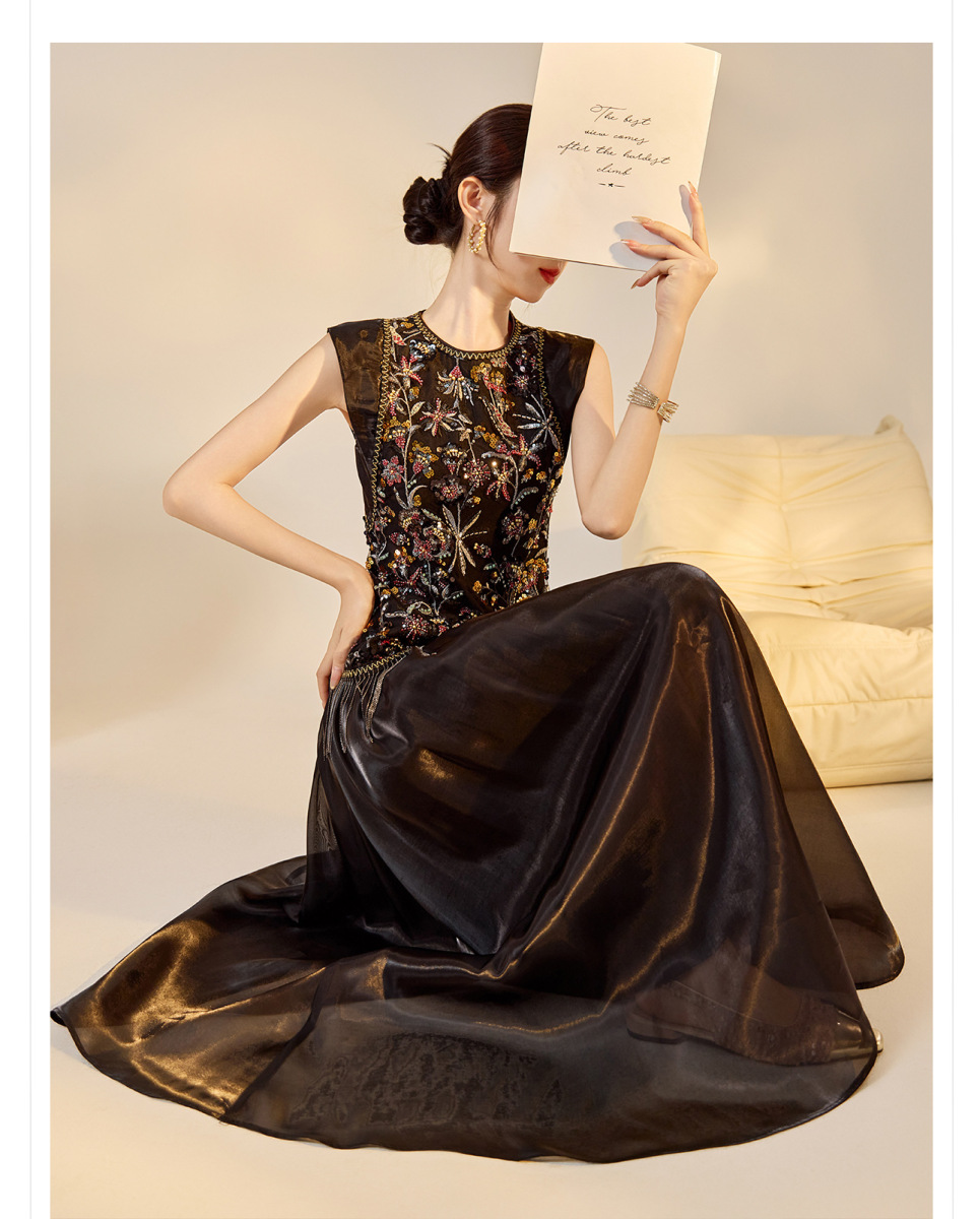 Bộ áo gile tua rua thêu sequin kèm chân váy dài họa tiết hoa — Chân váy ánh sáng (giao hàng trong 7 ngày), Chân váy ánh sáng (giao hàng trong ngày), Áo gile tua rua (giao hàng trong 7 ngày), Áo gile tua rua (giao hàng trong ngày)