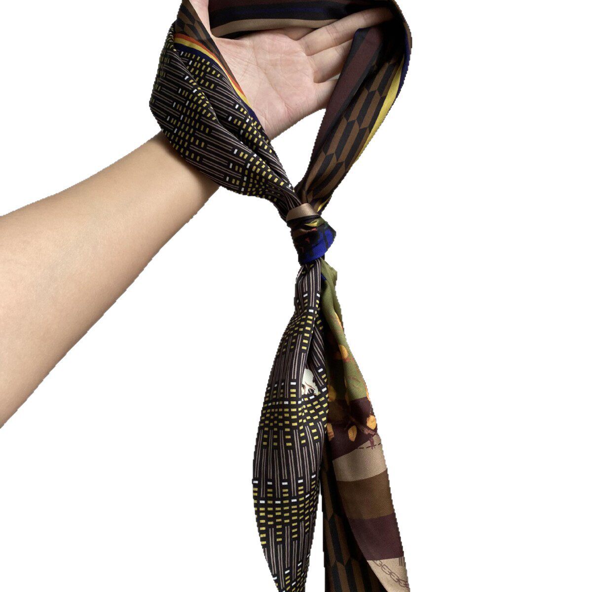 Vintage Second-Hand Floral Silk Scarf for Women, Fashionable and Stylish Old Money Style Long Neck Scarf, 2025 New Autumn and Winter Accessory