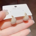 20 pearl flower basket ear buckle (real gold plating)