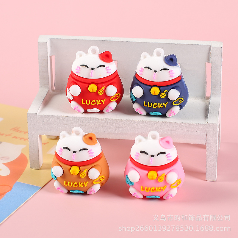 Cute lucky cat doll soft rubber key chain accessories cartoon cat schoolbag pendant wholesale factory three-dimensional foreign trade goods