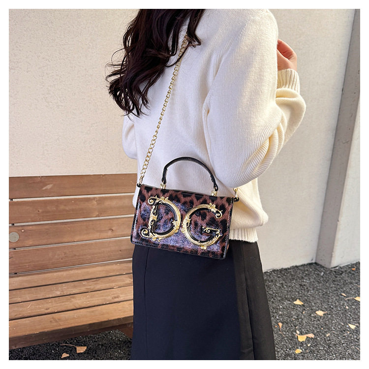 Cross-Border Patent Leather Hand-Held Fashion Women's Bag Chain Crossbody Bag Hand-Held Dinner Bag Fashion Catwalk Bag 25 O1CN012mrH632G0X5GTsfrI !!2220381628953 0 cib