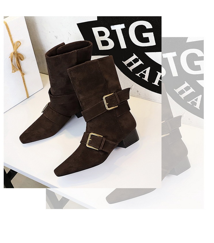 Boot nữ cổ trung mũi vuông khóa thắt lưng gót vừa phong cách retro — màu đen, nâu đậm, quả mơ