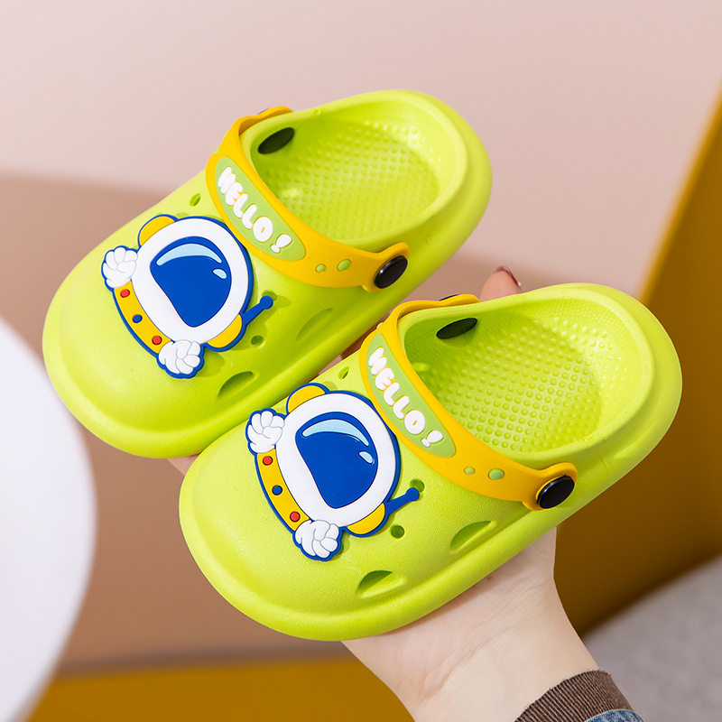 Children's Sandals and Slippers Summer Boys and Girls Infant Indoor Non-slip Soft Sole Small and Medium-sized Children's Baby Outer Wear Toe Hole Shoes