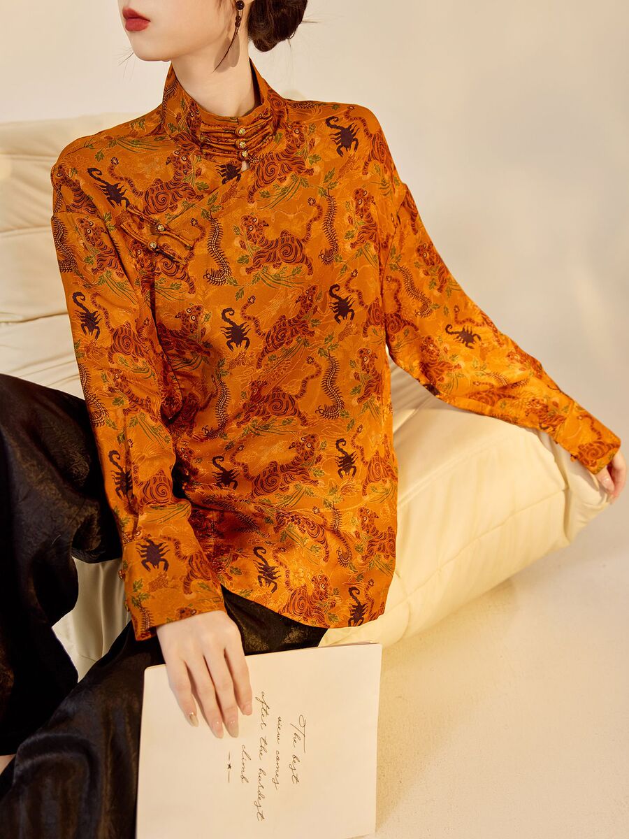 Áo sơ mi nữ dài tay cổ đứng dáng suông họa tiết dệt jacquard — Vàng hổ phách (phát hành trong cùng ngày), Vàng hổ phách (tóc 7 ngày)