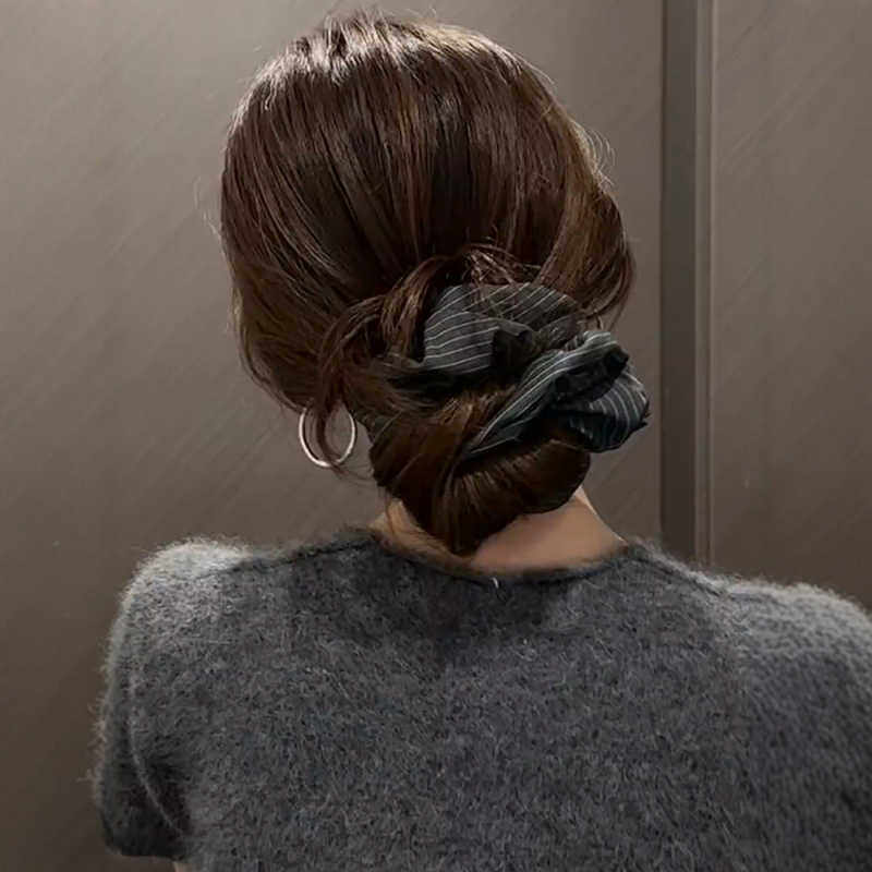 Autumn and Winter Korean-Style Gray Striped Scrunchie for Women, Lazy and Elegant, High-End Updo, Low Bun, Ponytail Hair Tie
