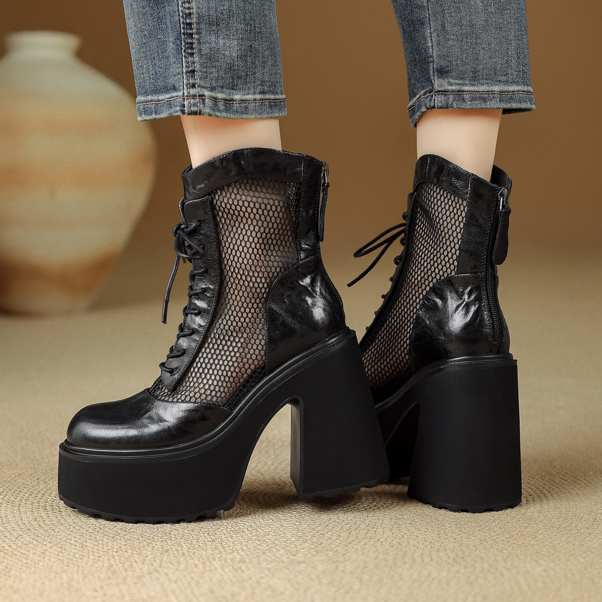 Boot nữ cao gót siêu cao đế platform khoét lỗ phối lưới thoáng khí — màu đen