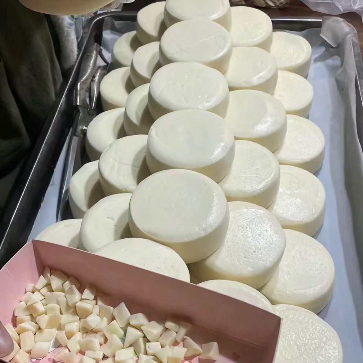 Harbin flavor yogurt cake 250g generation wholesale handmade yogurt cake net red leisure snacks instant bag