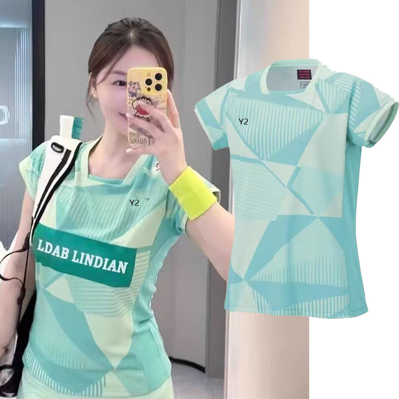 ชุดแบดมินตันรุ่นใหม่สำหรับผู้ชายและผู้หญิง เสื้อผ้าแห้งเร็ว ชุดฝึกซ้อม ชุดแข่งขัน คู่รัก แขนสั้น ชุดนักเรียนสำหรับการแข่งขัน ฤดูร้อน รุ่น 23082