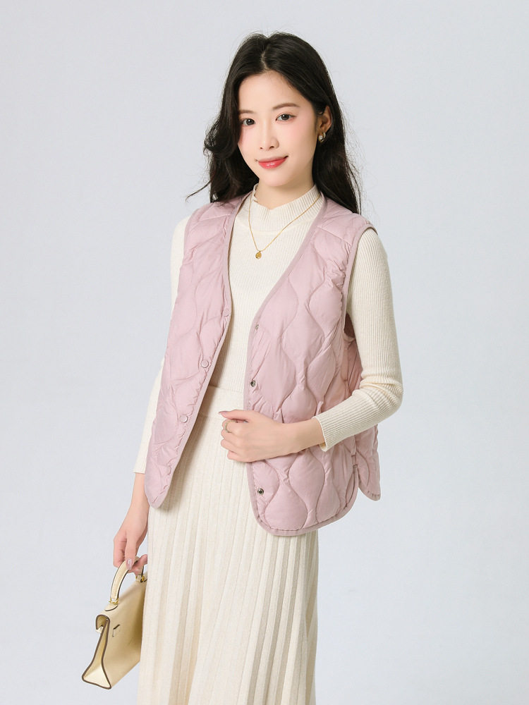 New Standard 90 Fleece V-neck Inner Ware Shoulder Lightweight Down Vest Women's Winter New Gourd Pattern Collarless Cloud Inner Ware