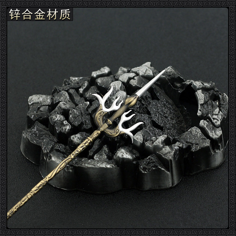 Sui and Tang Dynasties Film and Television Surrounding Yuwen Chengdu Phoenix Wing Gold-plated Boring 30CM All-metal Ornaments Model