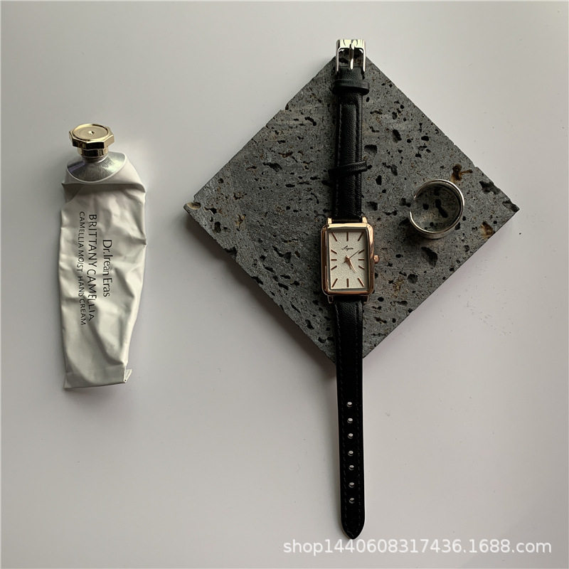 Korean Style Vintage Mori Style Small Watch Women's Student ins Niche Design Elegant Rectangular Dial Quartz Watch