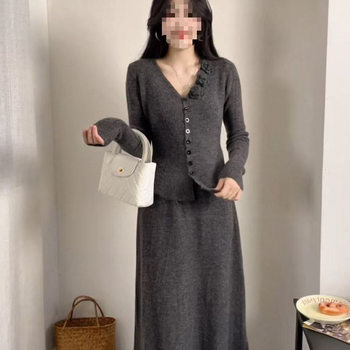 Two-Piece Knitted V Neck Floral Cardigan Pure Color Skirt Autumn and Winter Fashionable Slim Sweater Suit Two-Piece Set