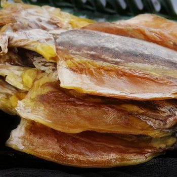 Dried freshwater cuttlefish, black fish, dried cuttlefish, light dried stewed fish, dried seafood, large size cuttlefish, medium size gift