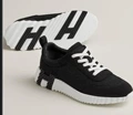 Diagonal mesh white shoelaces