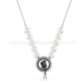 Pearl round swan white gold necklace