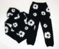 Black suit (White wreath)