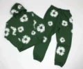 Dark green suit (white wreath)