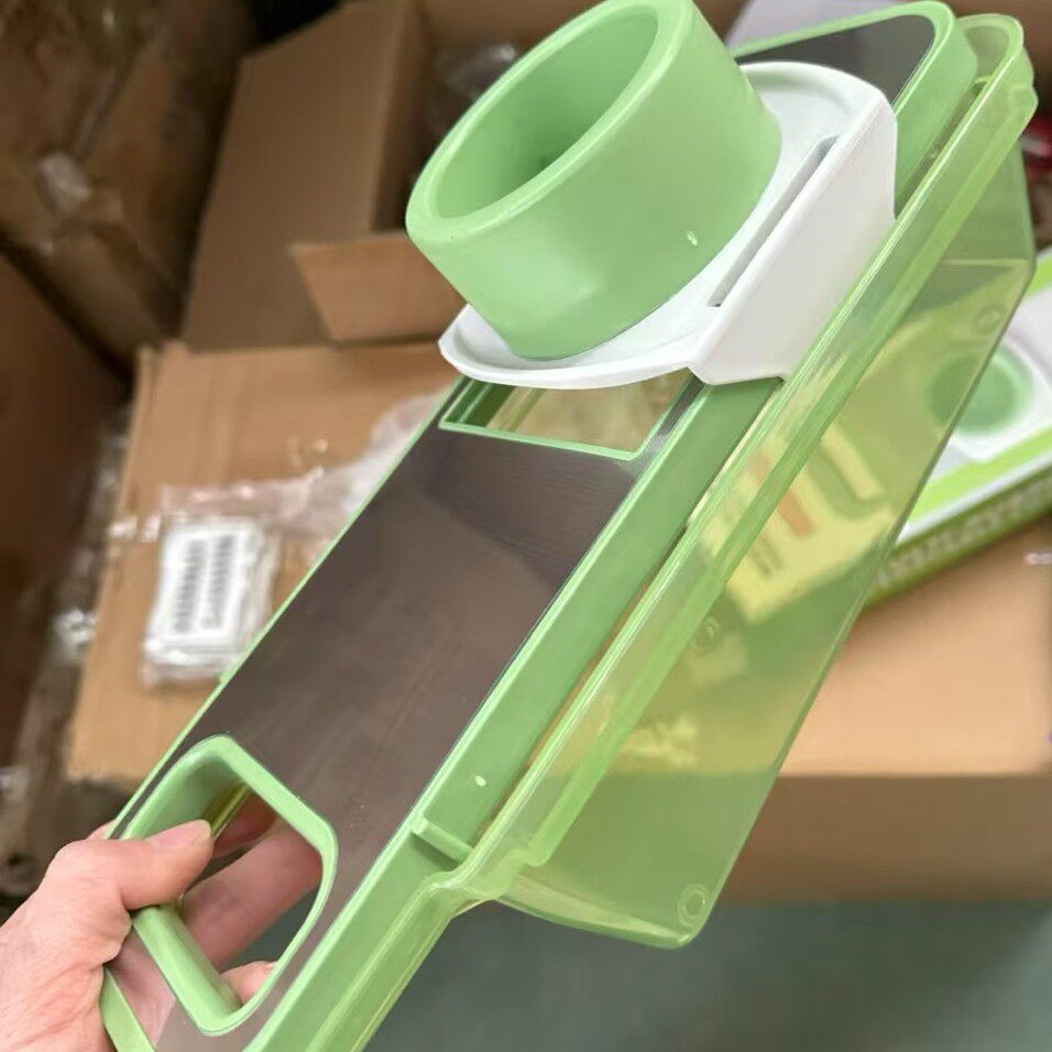 Manufacturer Supplies Drain Box Grater Kitchen Potato Cucumber Slicer Grater Hand Guard Storage Box Vegetable Cutter