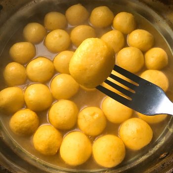 Hong Kong style curry fish eggs Hong Kong and Macao version gold fish balls fish Dan convenience store Hong Kong street snack hot pot commercial clothing