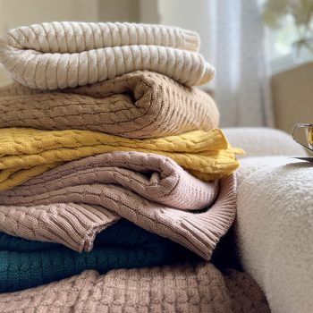 New Ins Style Knitted Blanket Classic Twist Solid Color Blanket Sofa Towel Homestay Blanket Camping Necessary