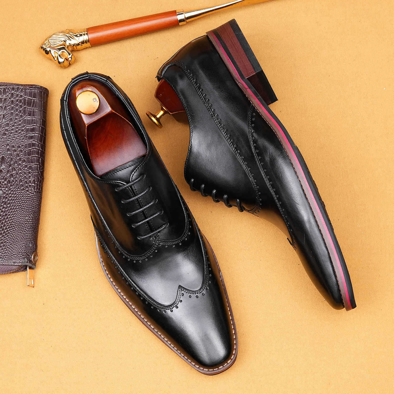 Giày Da Nam Chất Liệu Da Bò Mũi Nhọn Họa Tiết Hoa