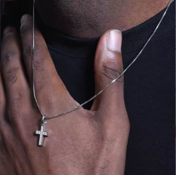 Full Diamond Cross Necklace 2025 New Rock Stylish Cross European and American Pendant Accessible Luxury Sexy Clavicle Chain for Women