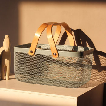 Factory direct supply Nordic iron storage basket Resato wire mesh storage basket vegetable hand basket hollow picnic basket