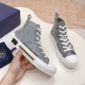 Gray triangle