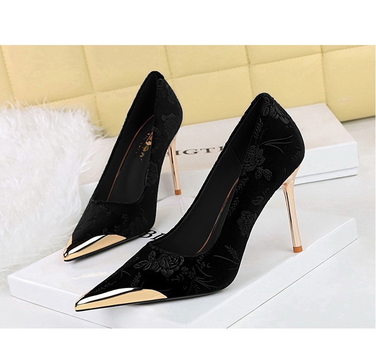 Giày cao gót nữ mũi nhọn nhung dập hoa gót nhọn dự tiệc — 237-30 đen 4cm, 237-30 lạc đà 4cm, 237-30 rượu vang đỏ 4cm, 237-30 xanh 4cm