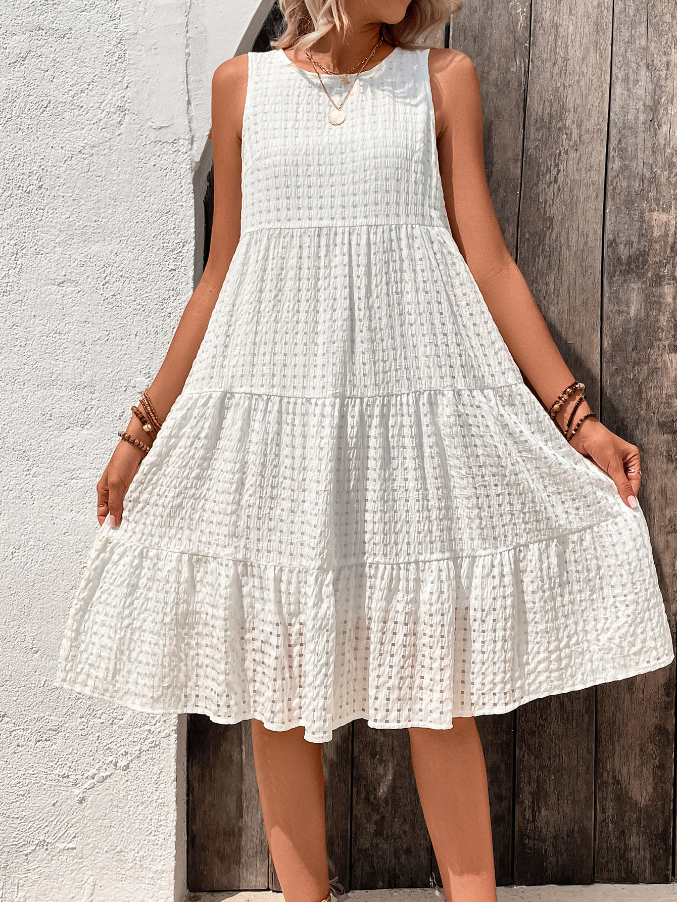 Loose Fit Vacation Style Dress for Women Elegant Design Comfortable Fabric Versatile for Summer Wholesale Available