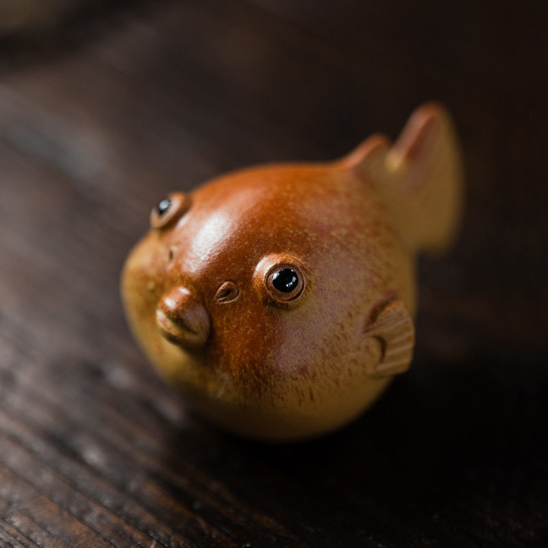 Yixing purple sand tea pet puffer fish ornaments pure sculpture creative marine life goldfish tea tray accessories can be raised Wholesale