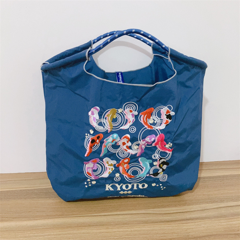 【刺繍金】青い錦鯉