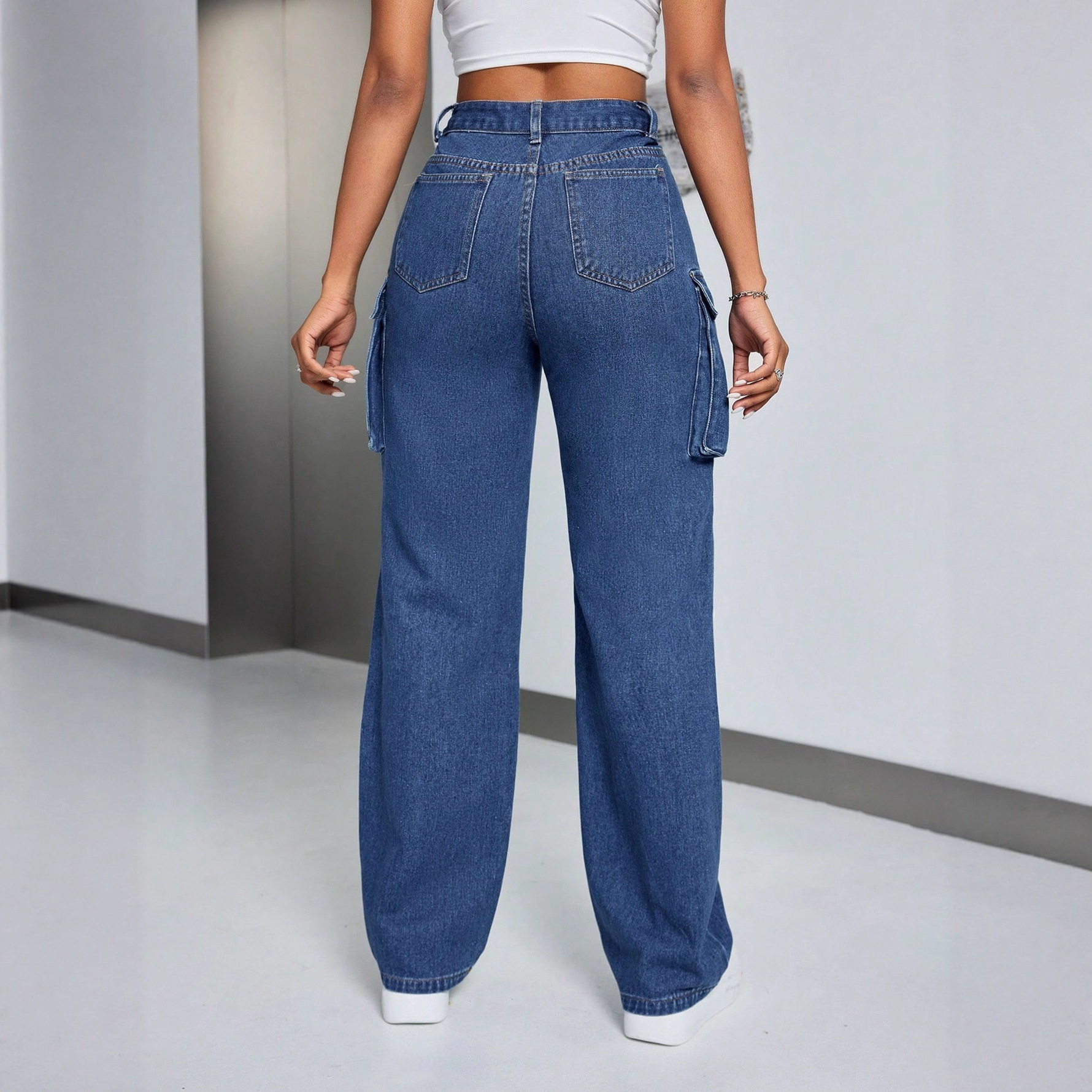 Loose Fit Wide Leg Denim Trousers for Women Large Pockets Casual Style Comfortable Fabric Available for Wholesale