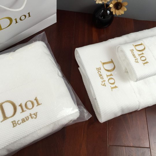 Platinum satin bath towel three-piece cotton thickened towel hotel model room sweat steaming foreign trade imitation big brand beach towel