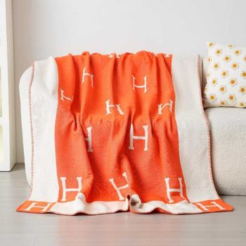 New Light Luxury Camping Blanket, Air Conditioning Blanket, Fleece Blanket, Office Nap Blanket, Blanket, Nap Blanket, H Letter Sofa Blanket